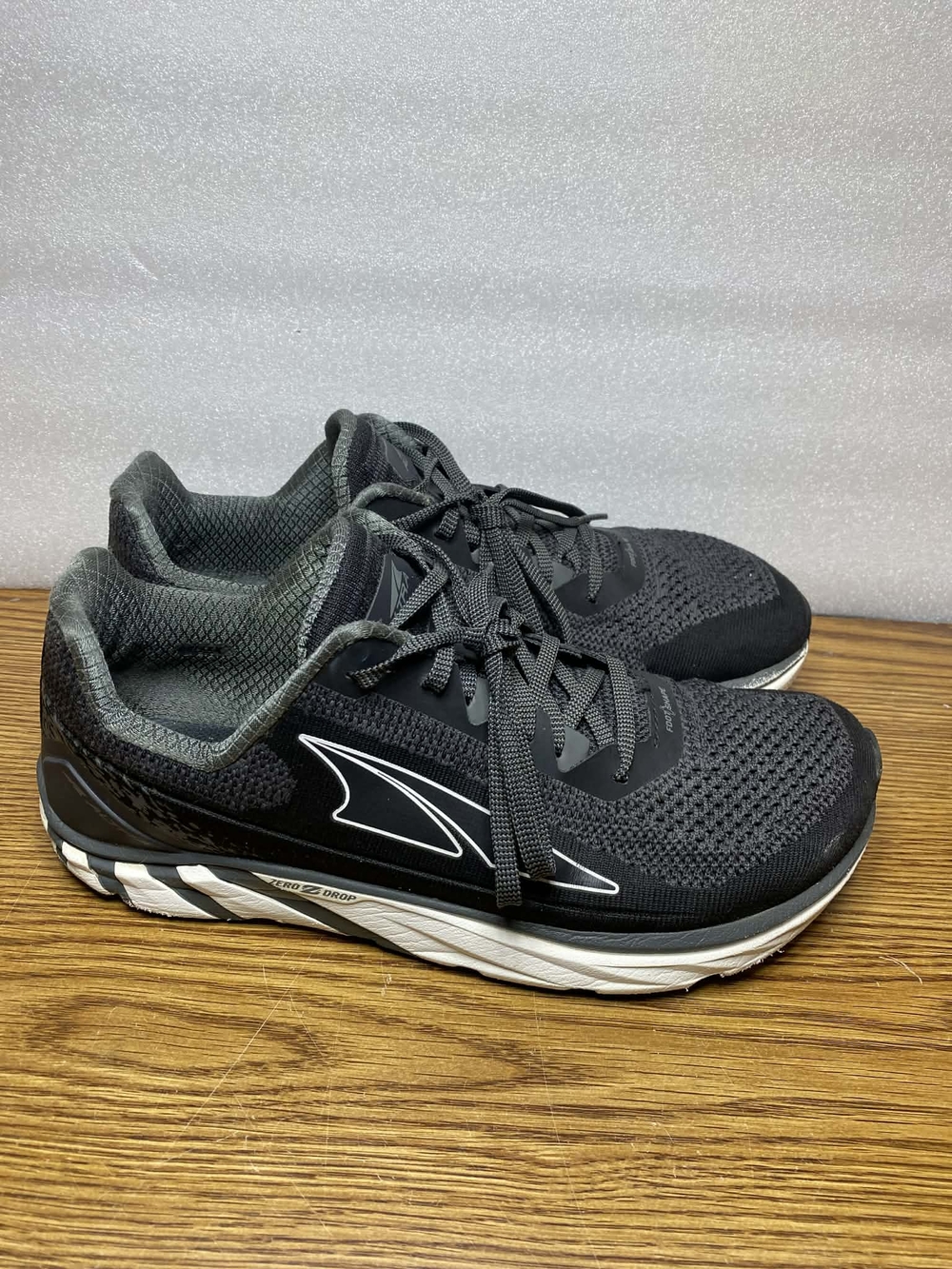 Altra Mens Torin 4 Plush Athletic Running Shoes Size 11.5M Black Grey Zero Drop